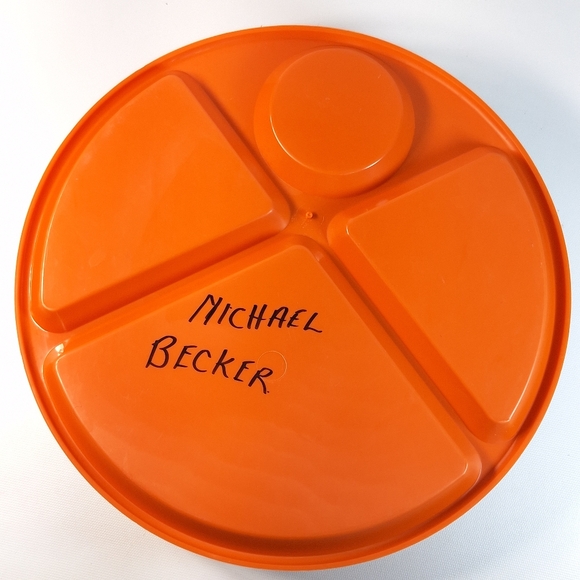 Vintage 80s Plastic Divided Camping Dinner Plates - Picture 8 of 9